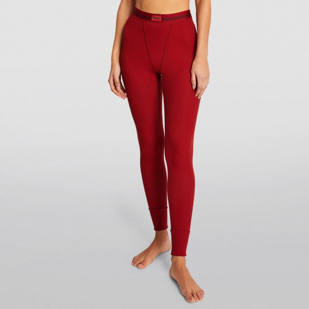 Skims red